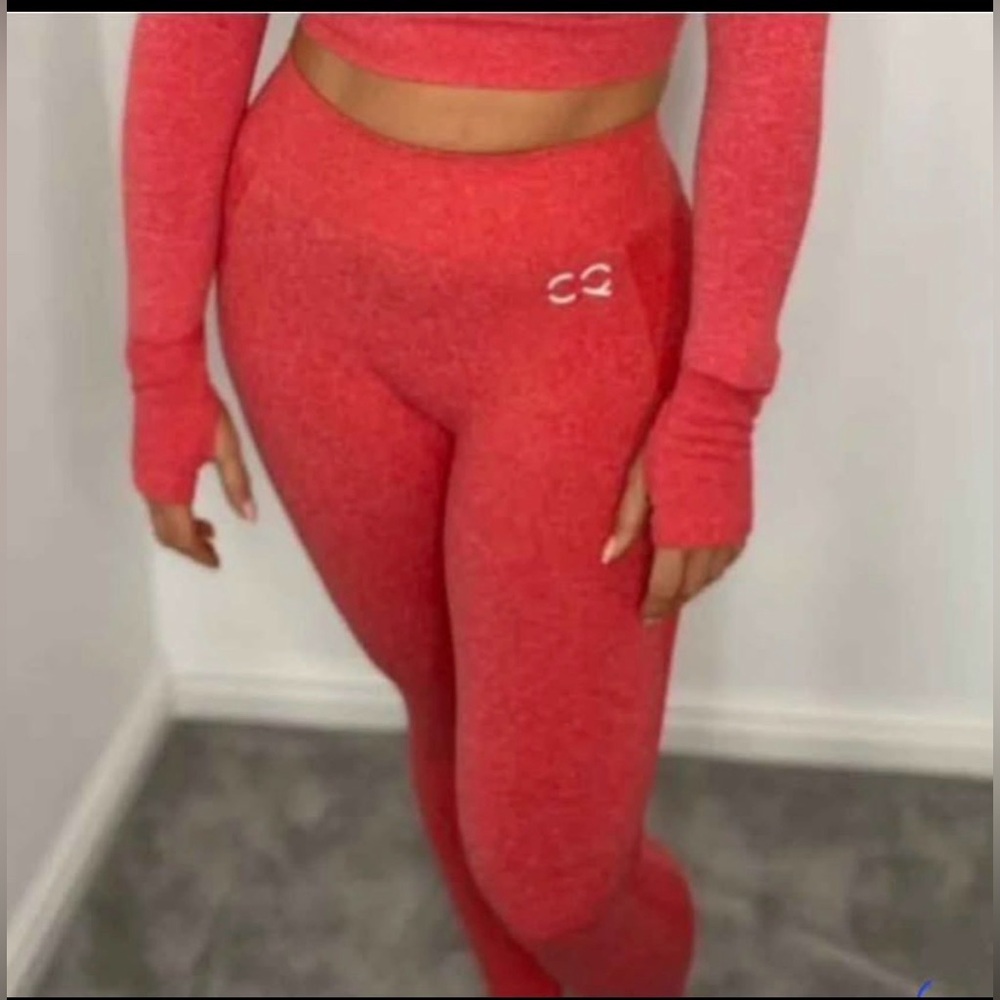 CQ Red Seamless Leggings size M
